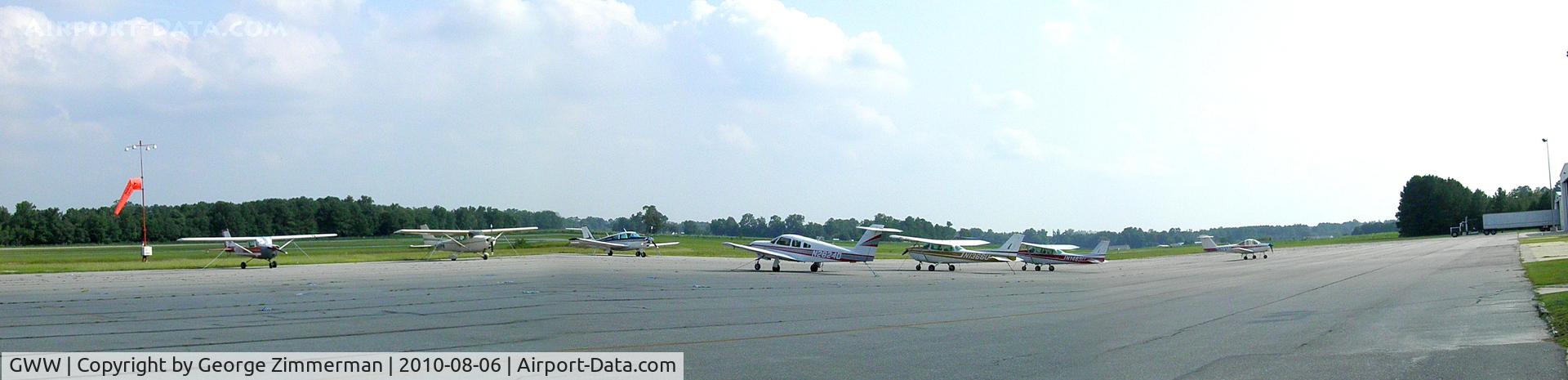 Wayne Executive Jetport Airport (GWW) - Parking area at Goldsboro Wayne