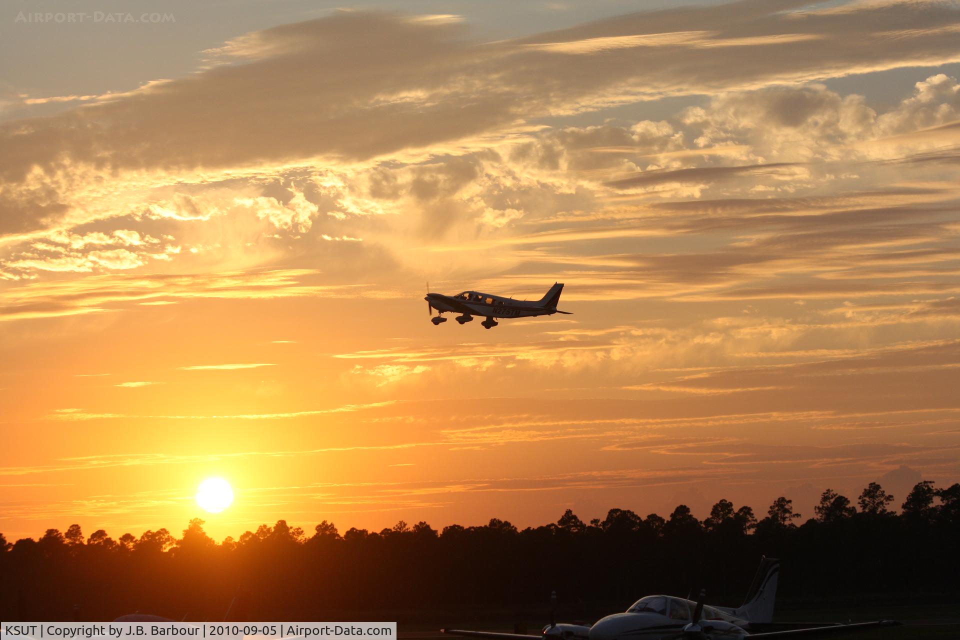 Cape Fear Regional Jetport/howie Franklin Fld Airport (SUT) - N275TM departing Runway 25