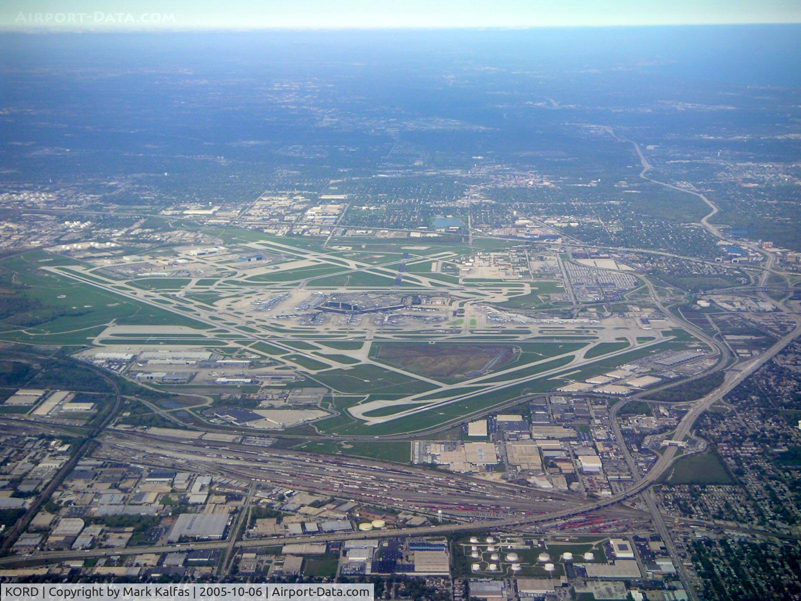 Chicago O'hare International Airport (ORD) - KORD as seen from 7,000 on downwind to 27L.
