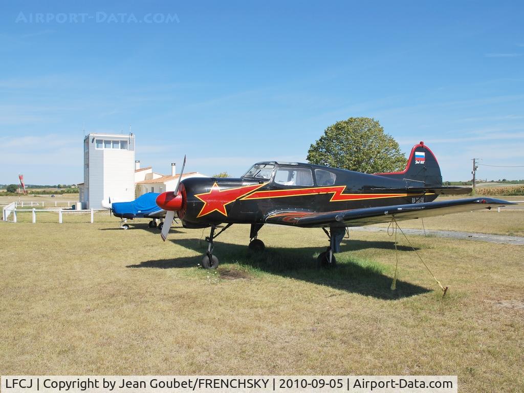 Jonzac Neulles Airport, Jonzac France (LFCJ) - vue du parking, de la tour et d'un Yak-18T