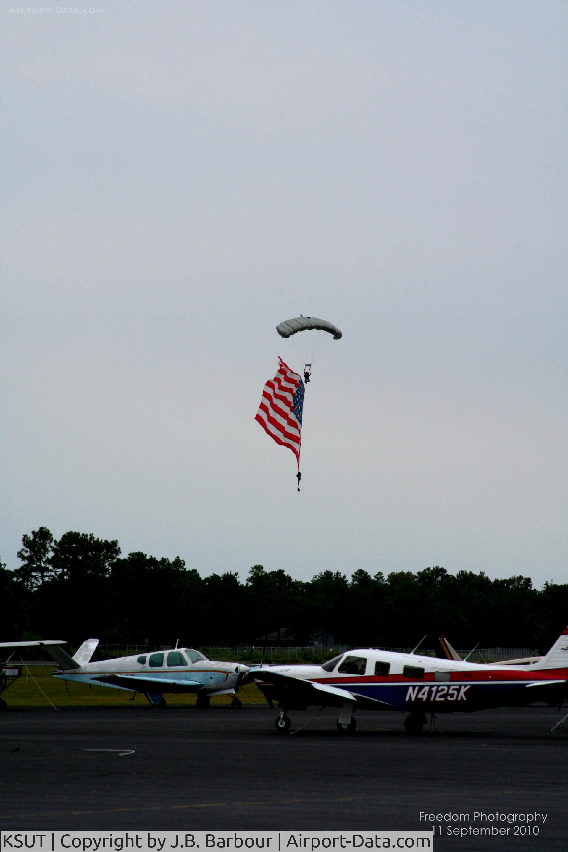 Cape Fear Regional Jetport/howie Franklin Fld Airport (SUT) - USA flag shown while desending