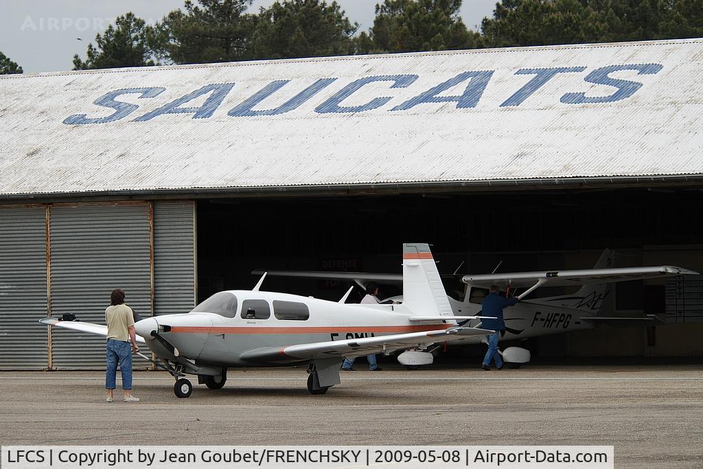 Bordeaux Leognan saucats Airport, Bordeaux France (LFCS) - le hangar principal
