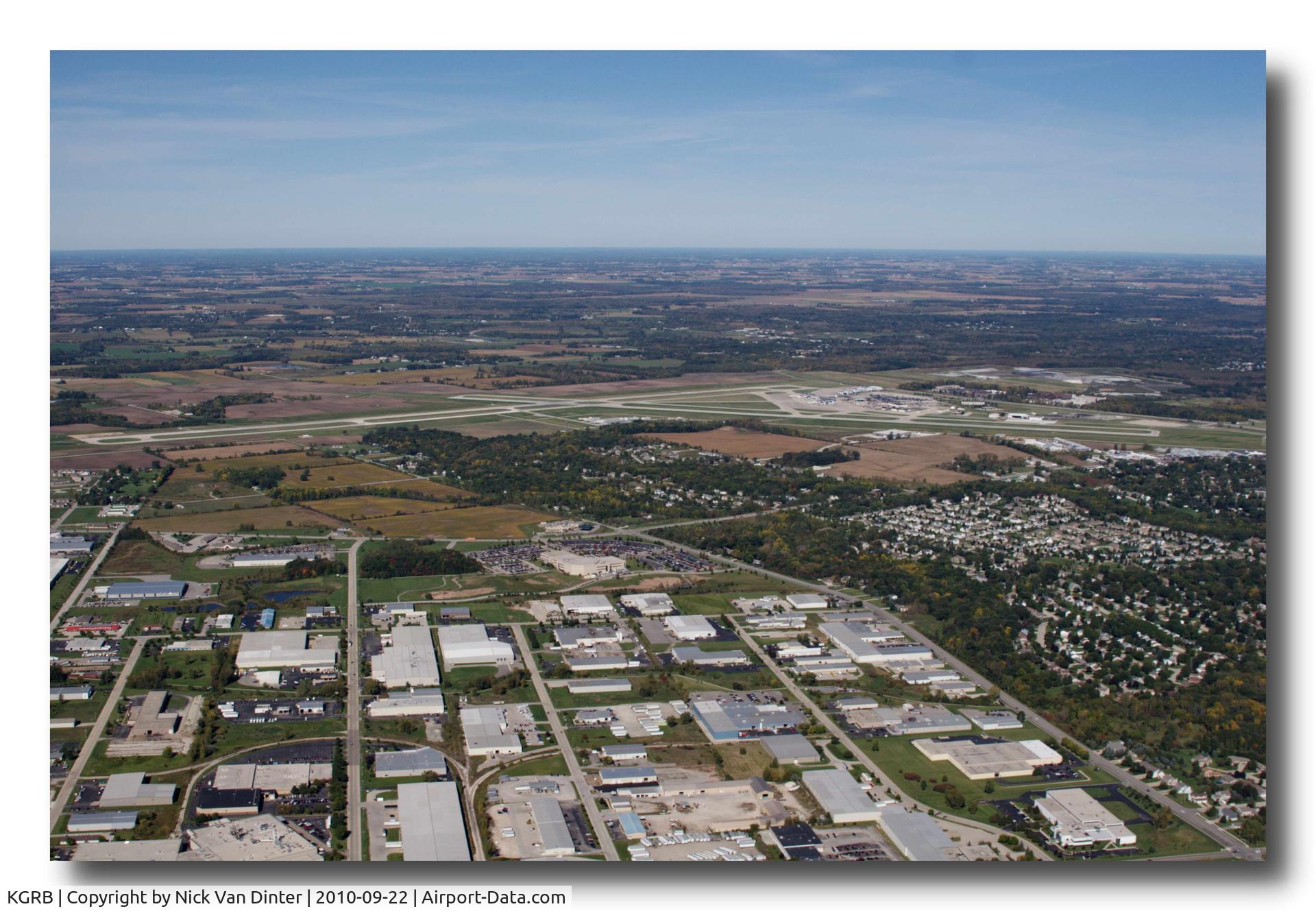 Austin Straubel International Airport (GRB) - Nice airport.