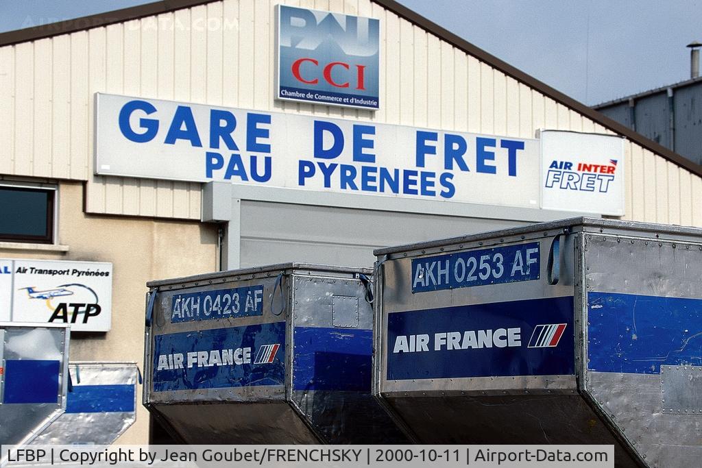 Pau Airport, Pyrenees Airport France (LFBP) - ancienne gare de fret (2000)