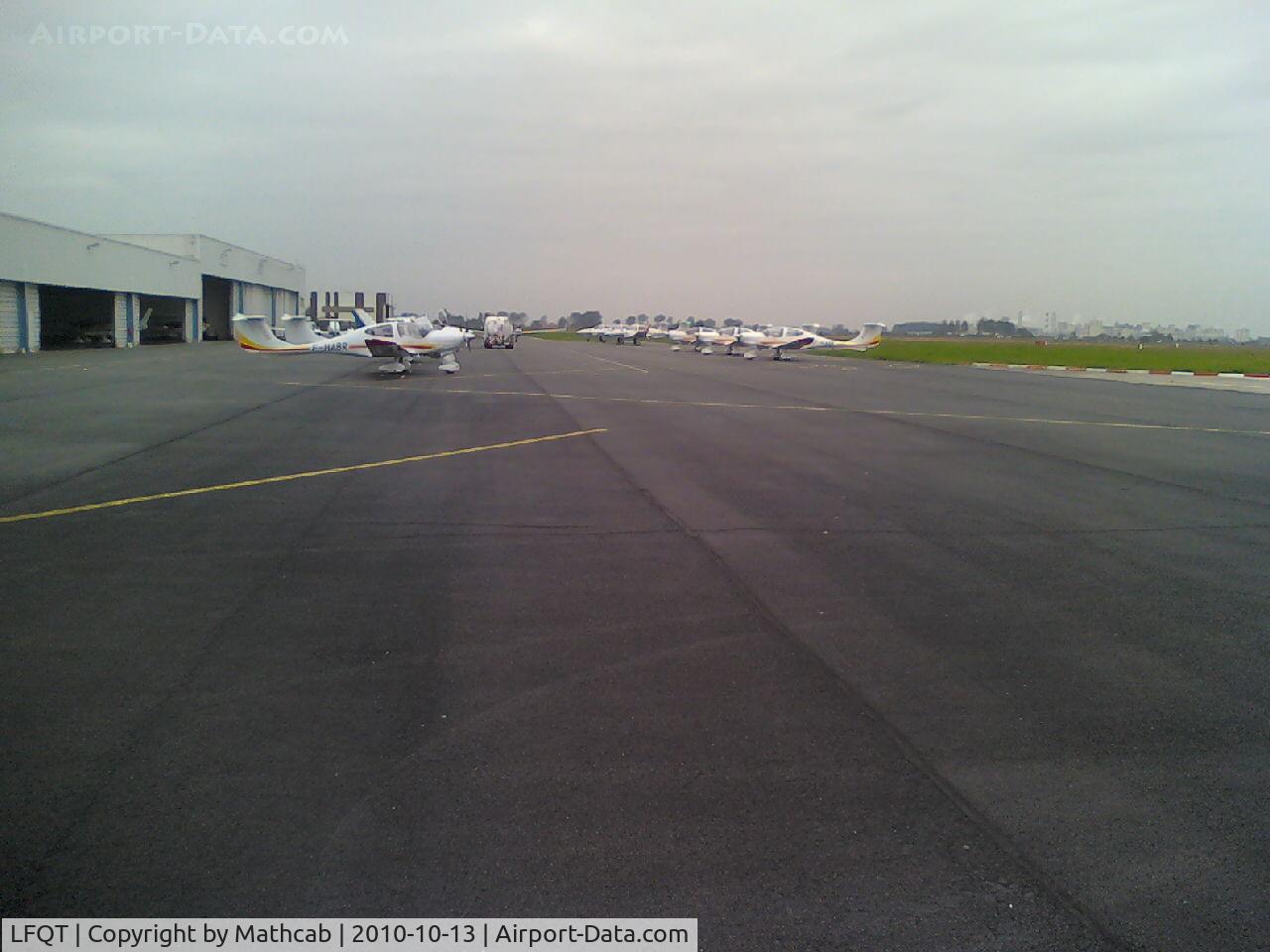 Merville Calonne Airport, Merville / Hazebrouck France (LFQT) - EPAAG's parking and planes
