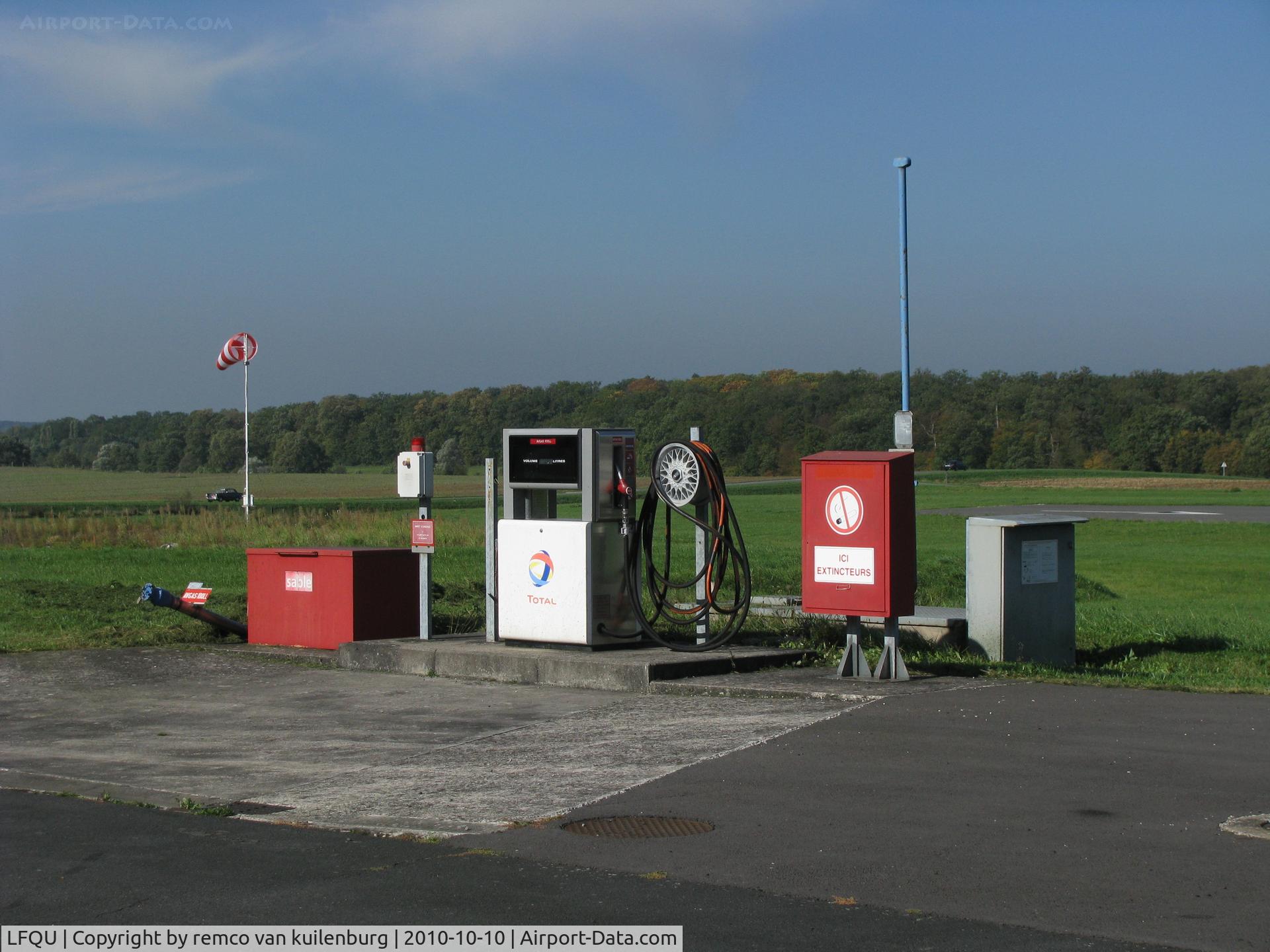 Sarre-Union Airport, Sarre-Union France (LFQU) - small civilian airfield
