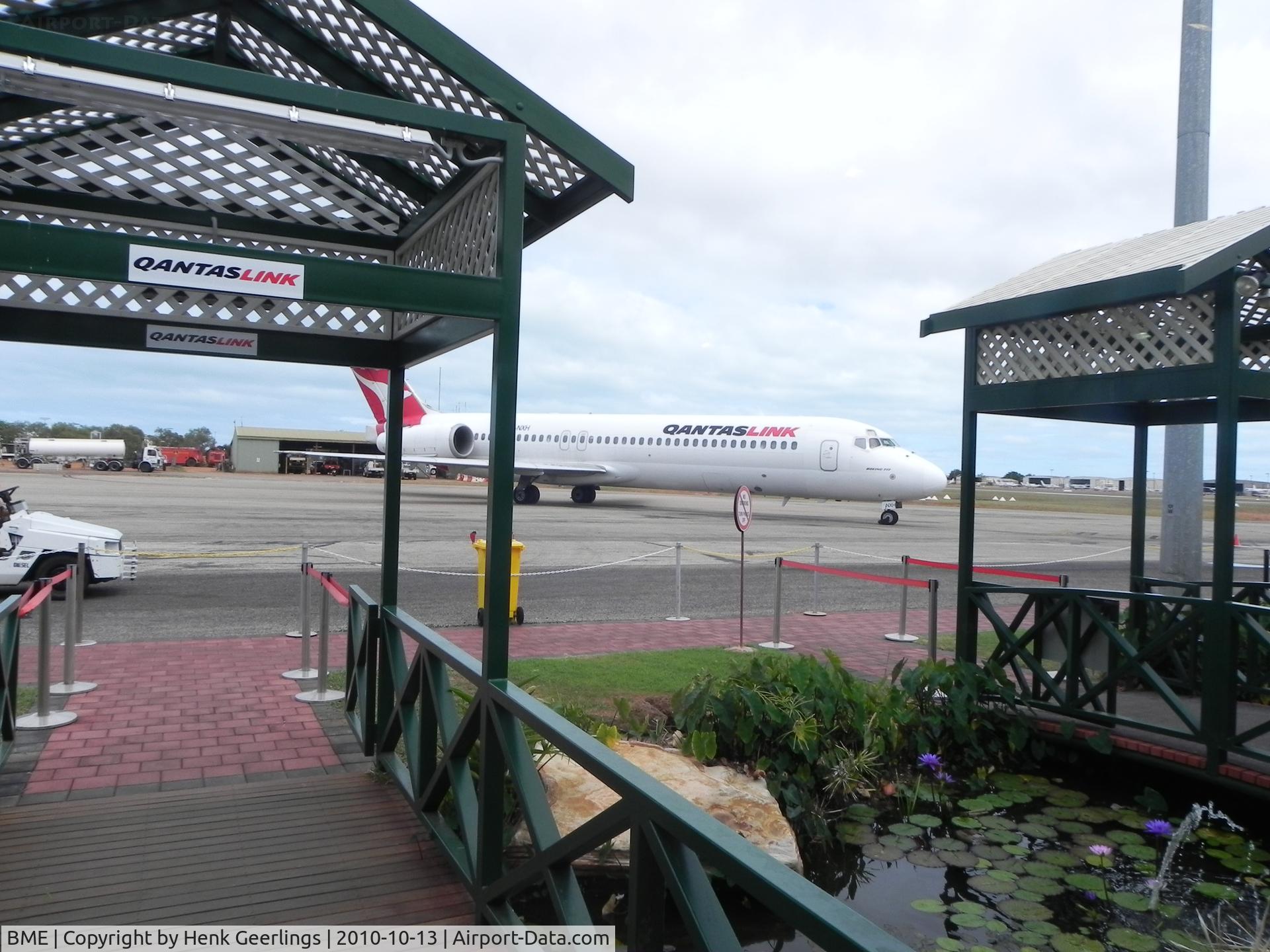 Broome International Airport, Broome, Western Australia Australia (BME) - Arrival B717 of QantasLink