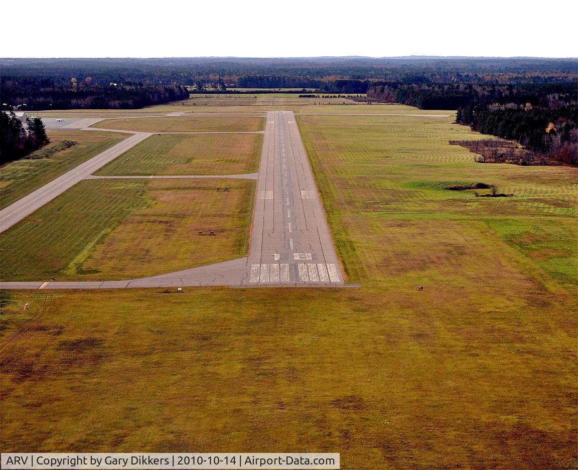 Lakeland/noble F. Lee Memorial Field Airport (ARV) - Short final, runway 18, Lakeland