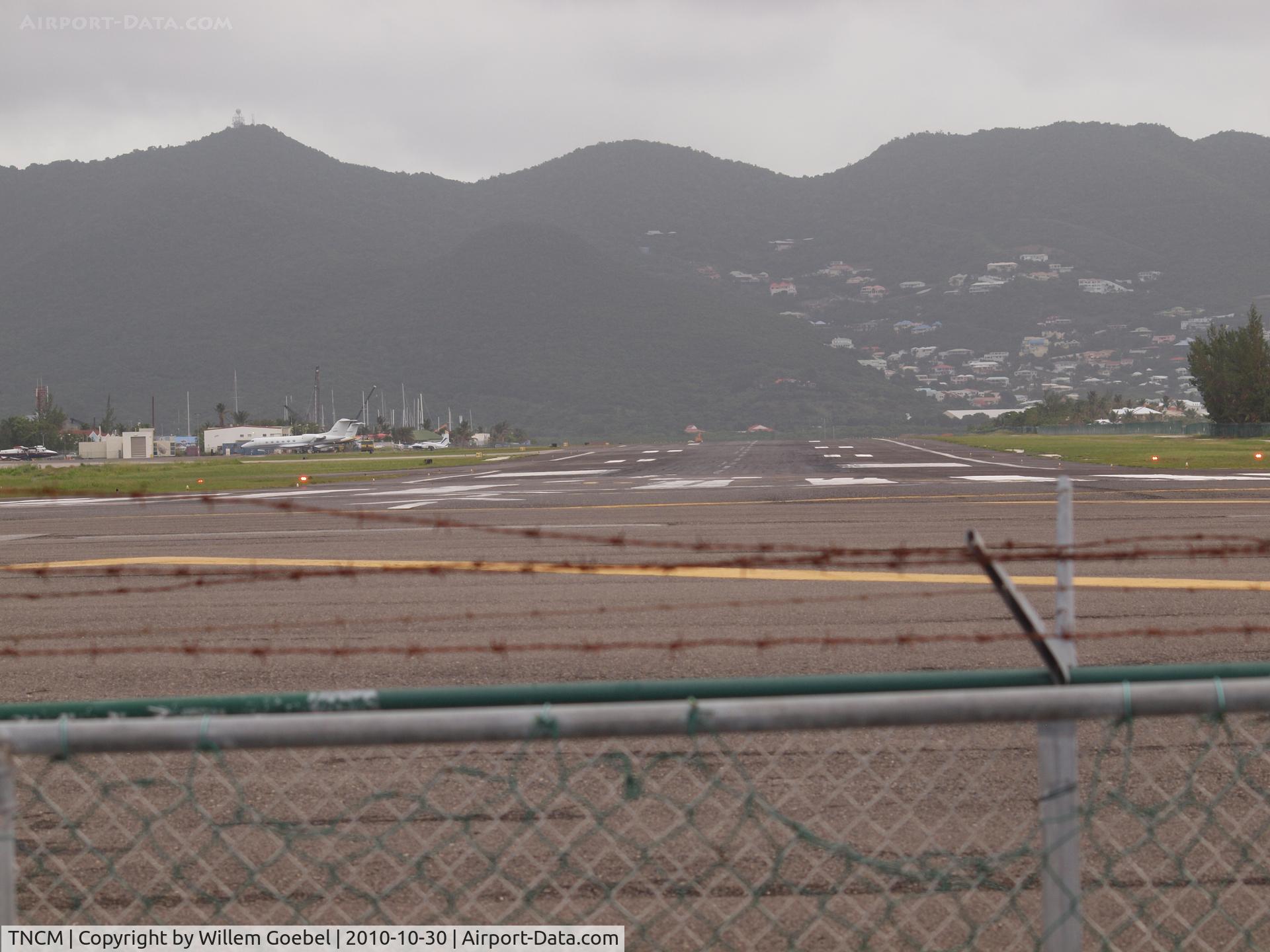 Princess Juliana International Airport, Philipsburg, Sint Maarten Netherlands Antilles (TNCM) - Runway of 