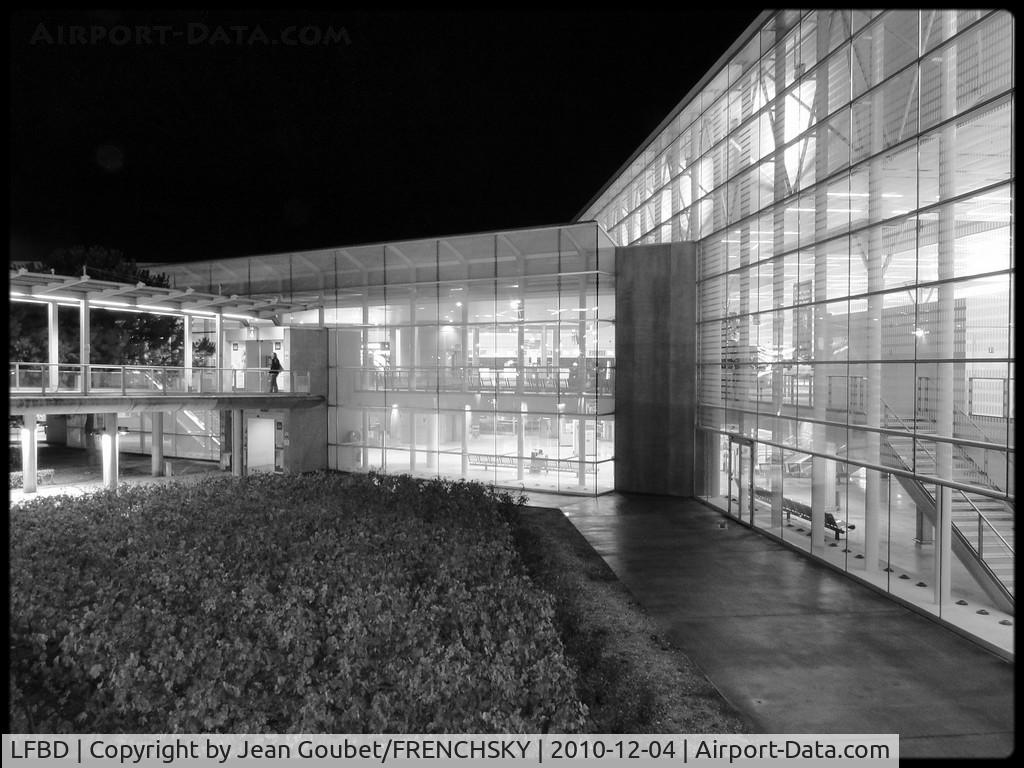 Bordeaux Airport, Merignac Airport France (LFBD) - hall A