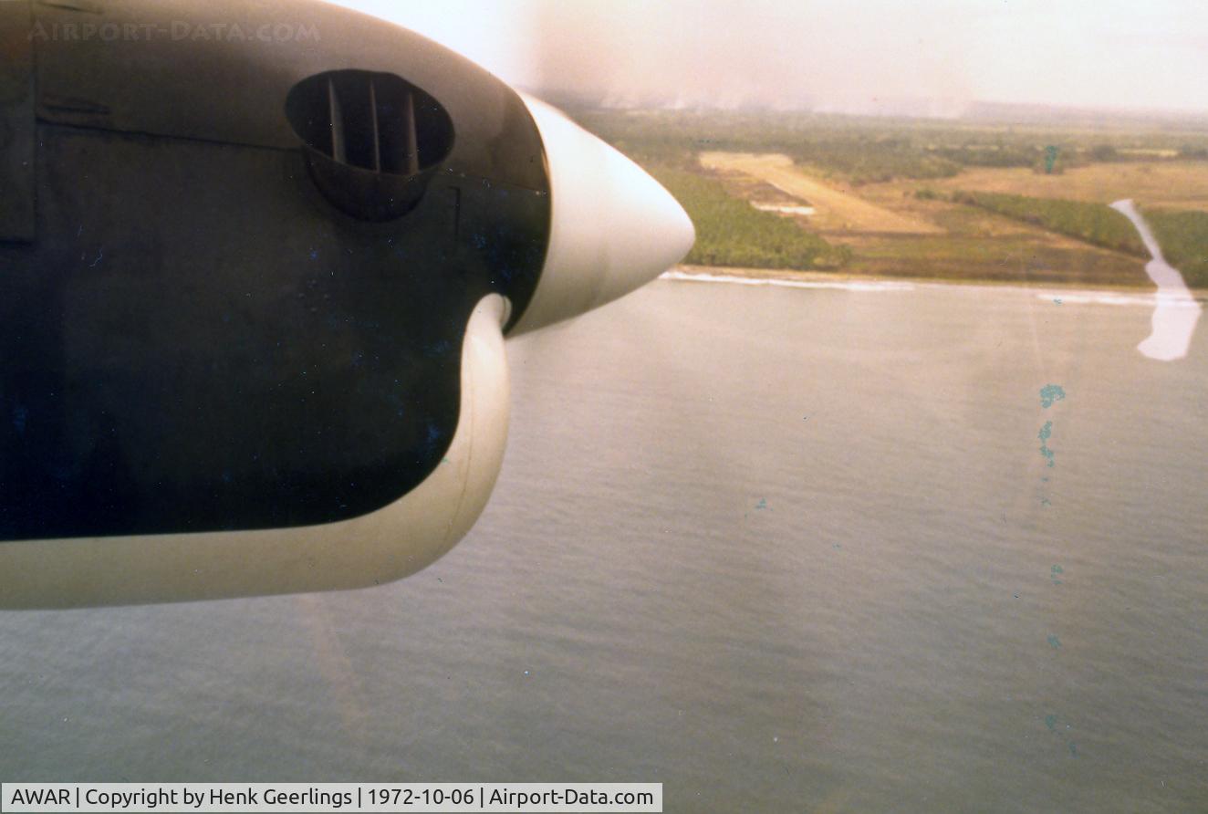 AWAR Airport - Awar Airstrip , Papua New Guinea, Oct 1972

Photo scanned from original