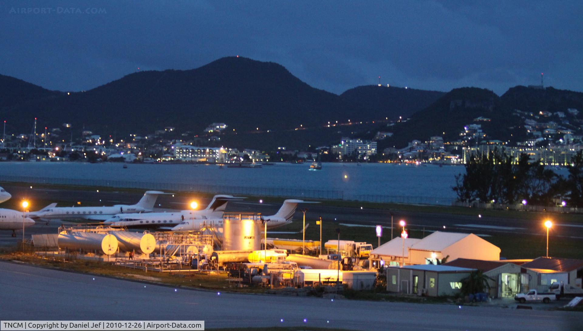Princess Juliana International Airport, Philipsburg, Sint Maarten Netherlands Antilles (TNCM) - The fuel farm at night TNCM