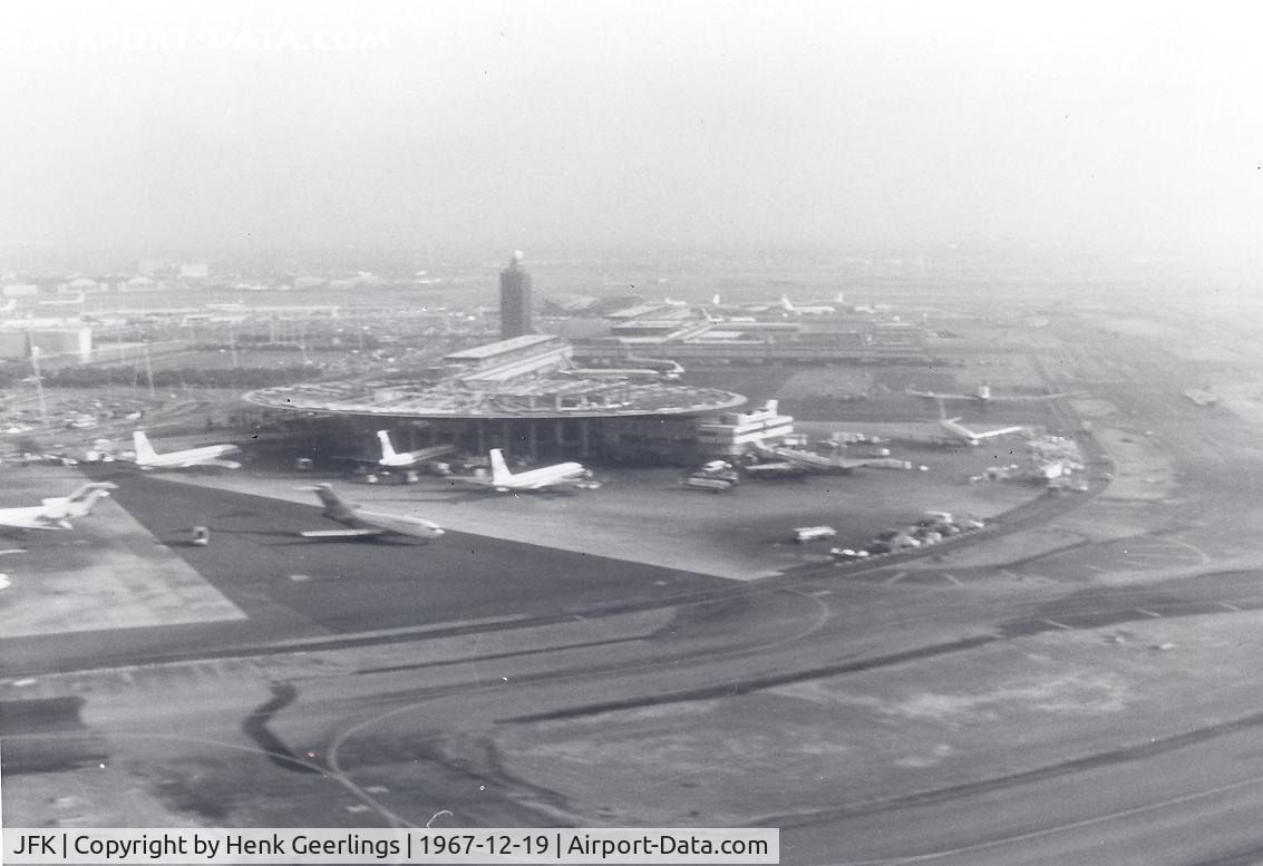 John F Kennedy International Airport (JFK) - JFK . Pan Am building. dec 1967