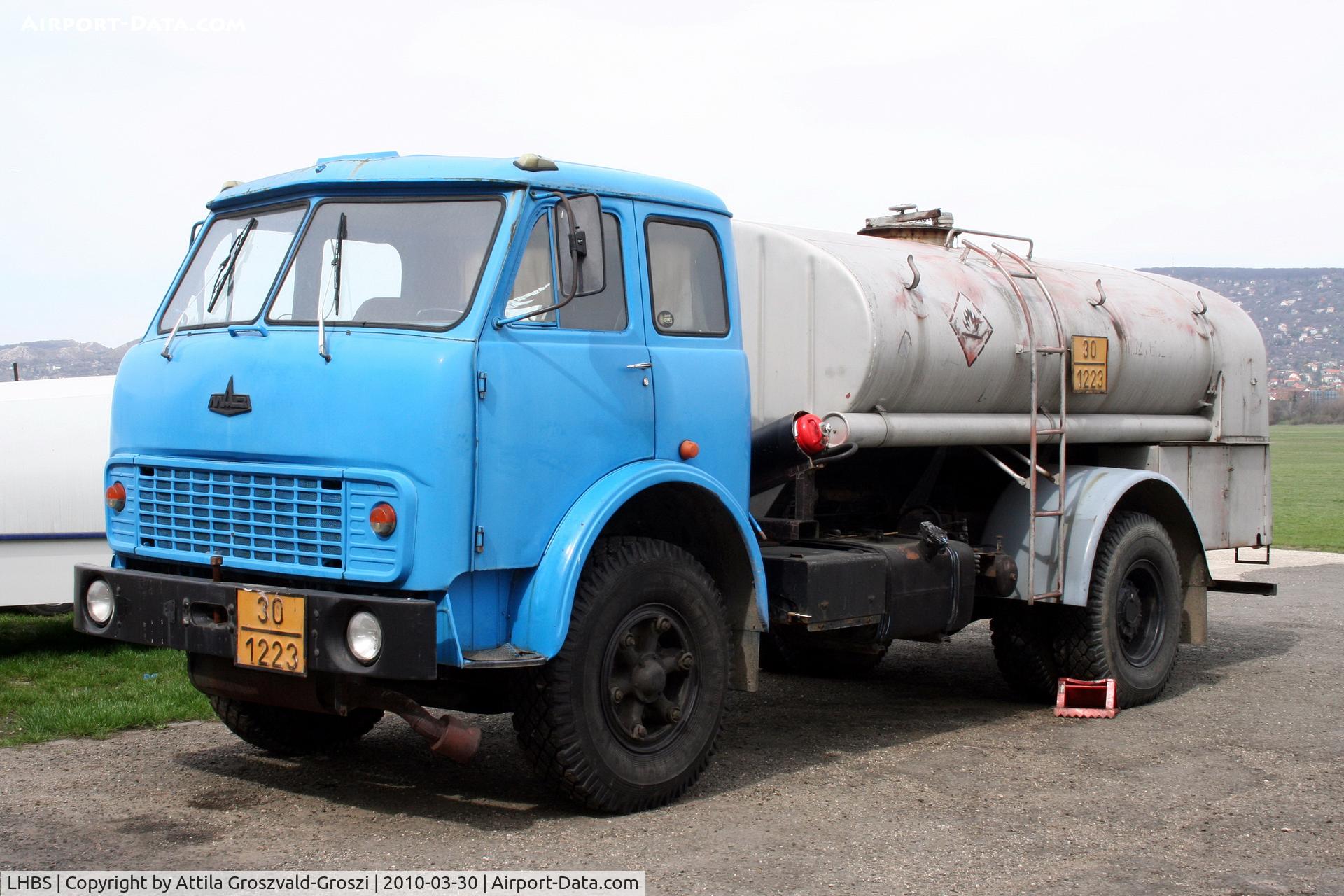 Budaörs Airport, Budaörs Hungary (LHBS) - MAZ - Old tanker
