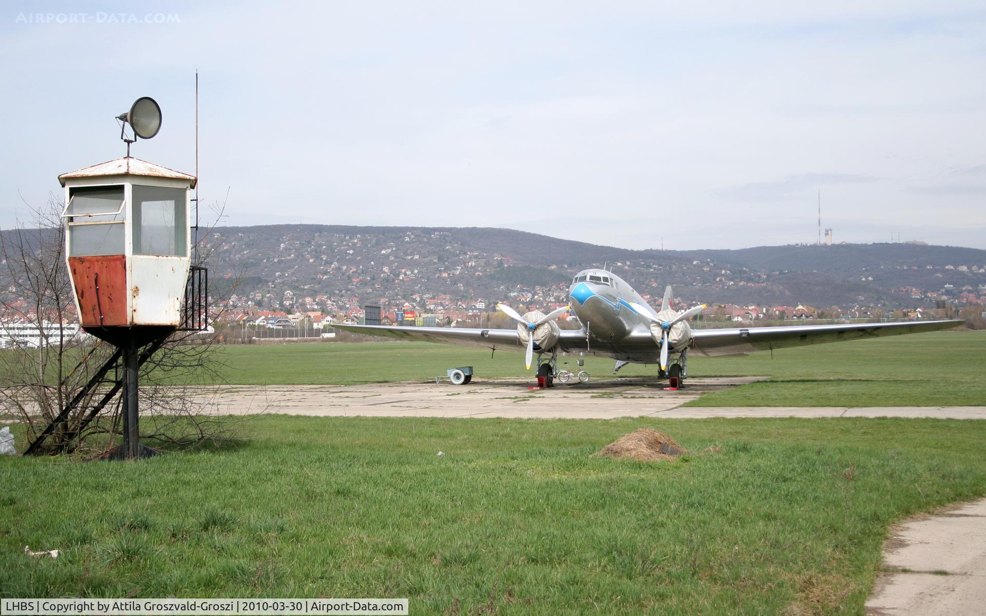 Budaörs Airport, Budaörs Hungary (LHBS) - Old watch-tower and Lisunov Li-2