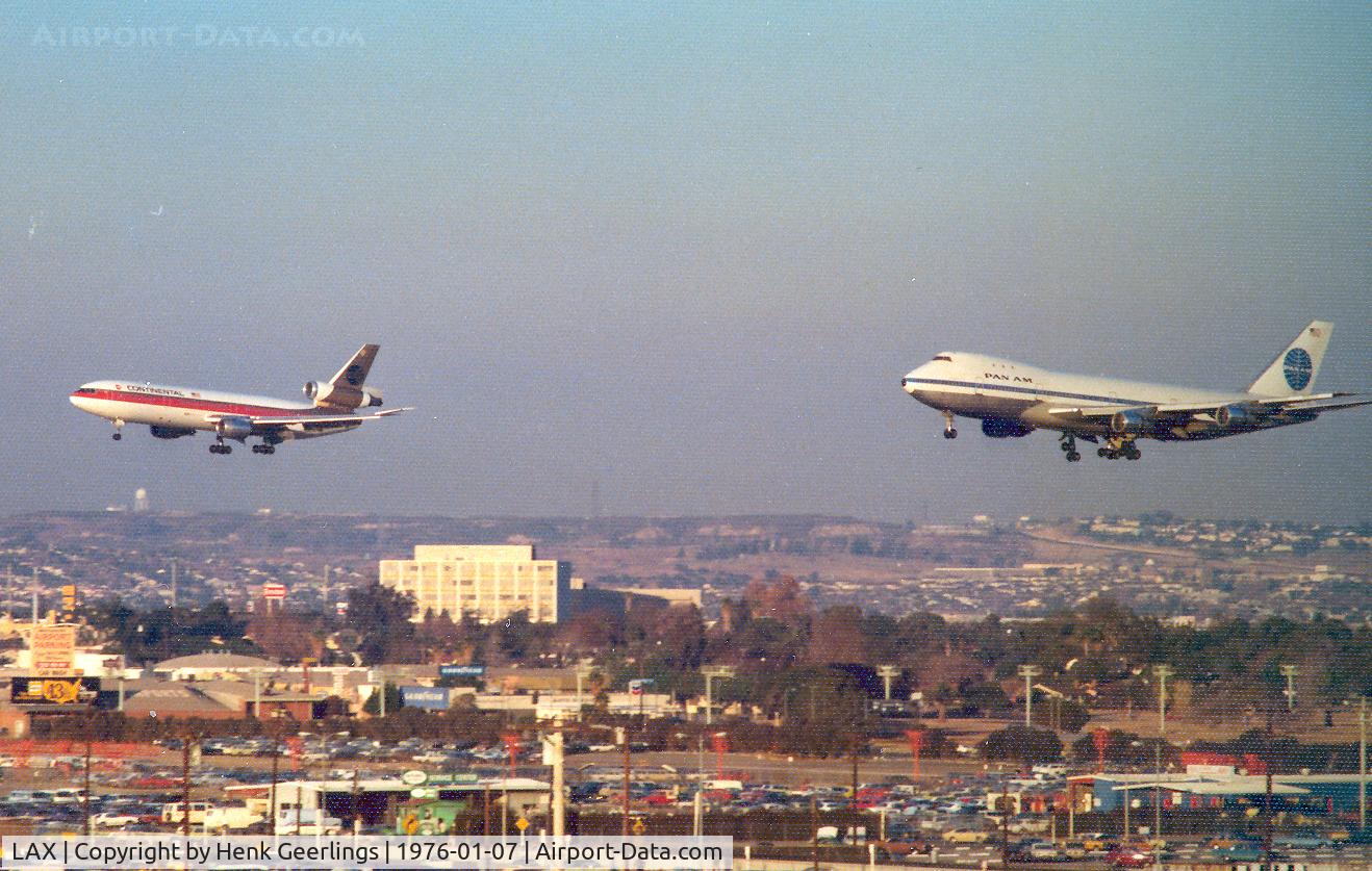 Los Angeles International Airport (LAX) - Final approach