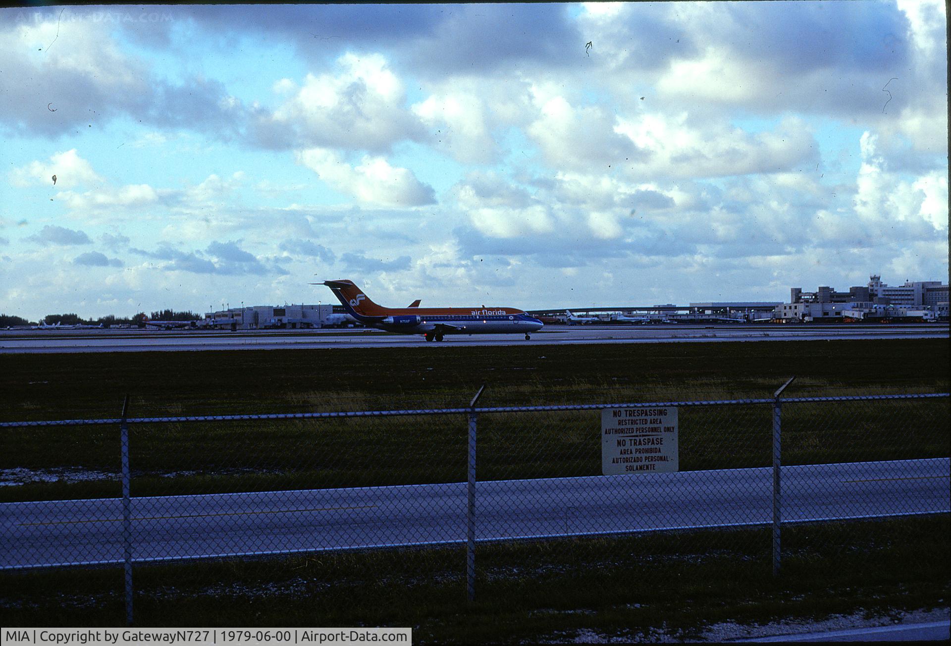 Miami International Airport (MIA) - Air Florida N75AF departing rwy 9R.