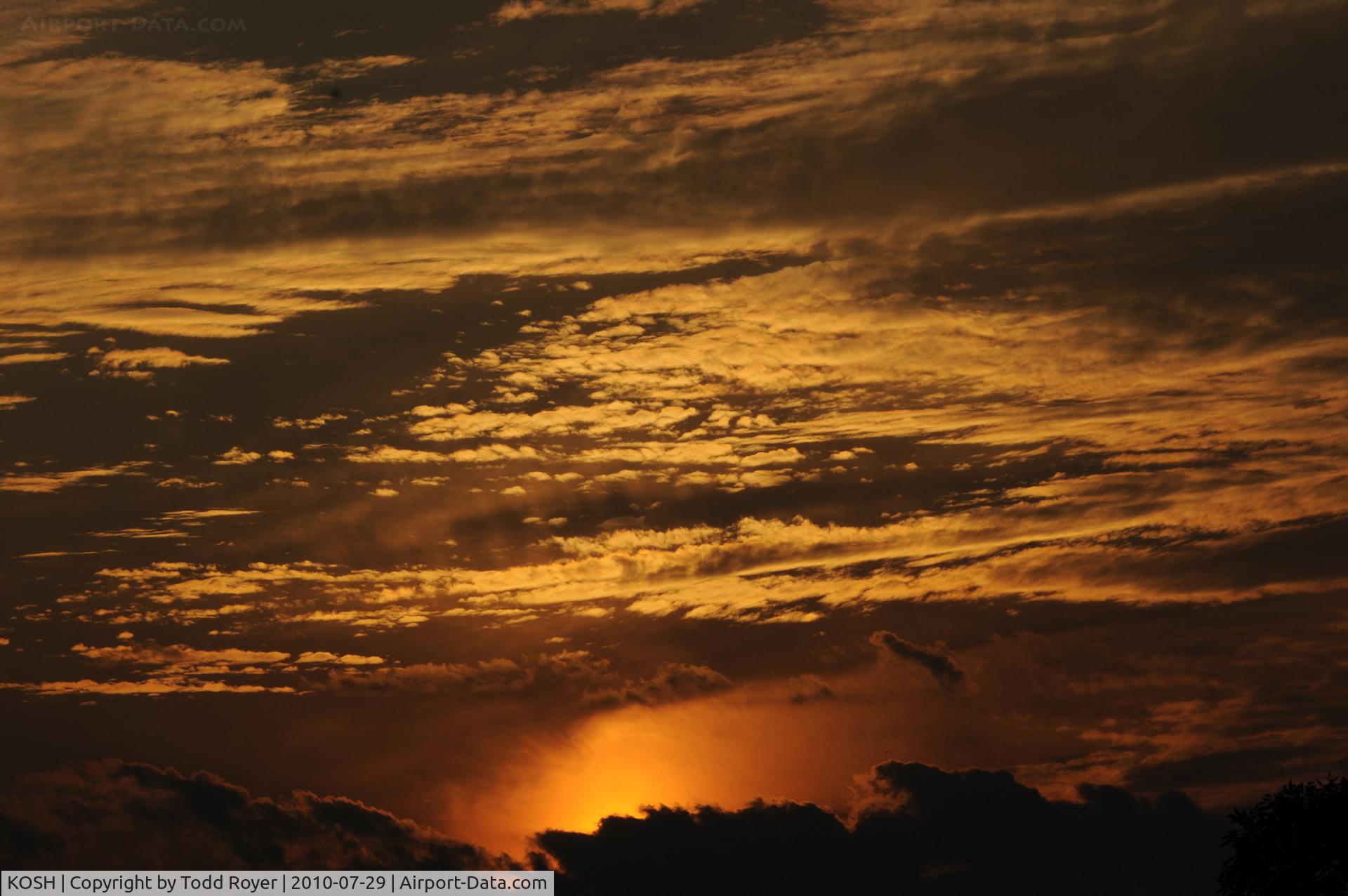Wittman Regional Airport (OSH) - Sunset at Airventure 2010