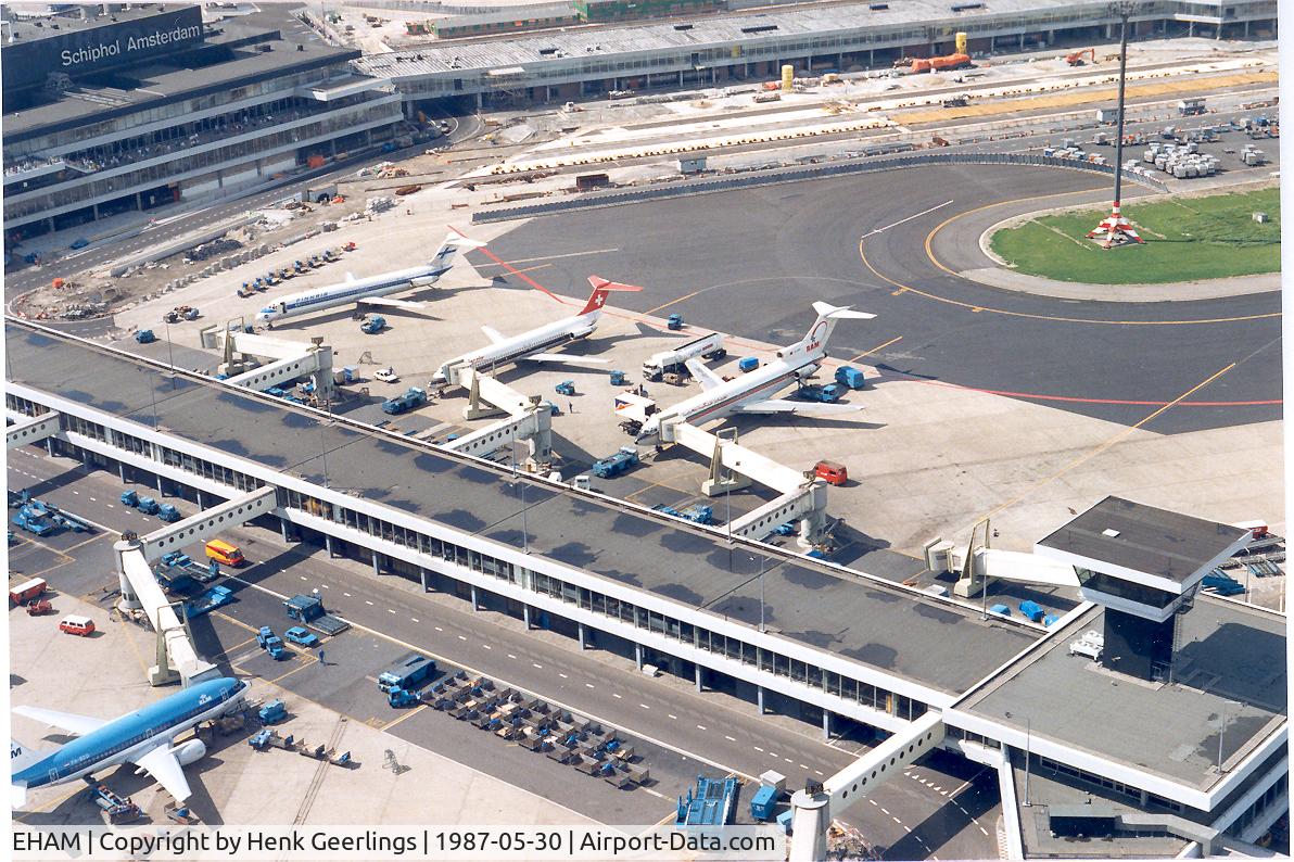 Amsterdam Schiphol Airport, Haarlemmermeer, near Amsterdam Netherlands (EHAM) - On board DDA - Dutch Dakota Association , Dakota , Schiphol , 1987