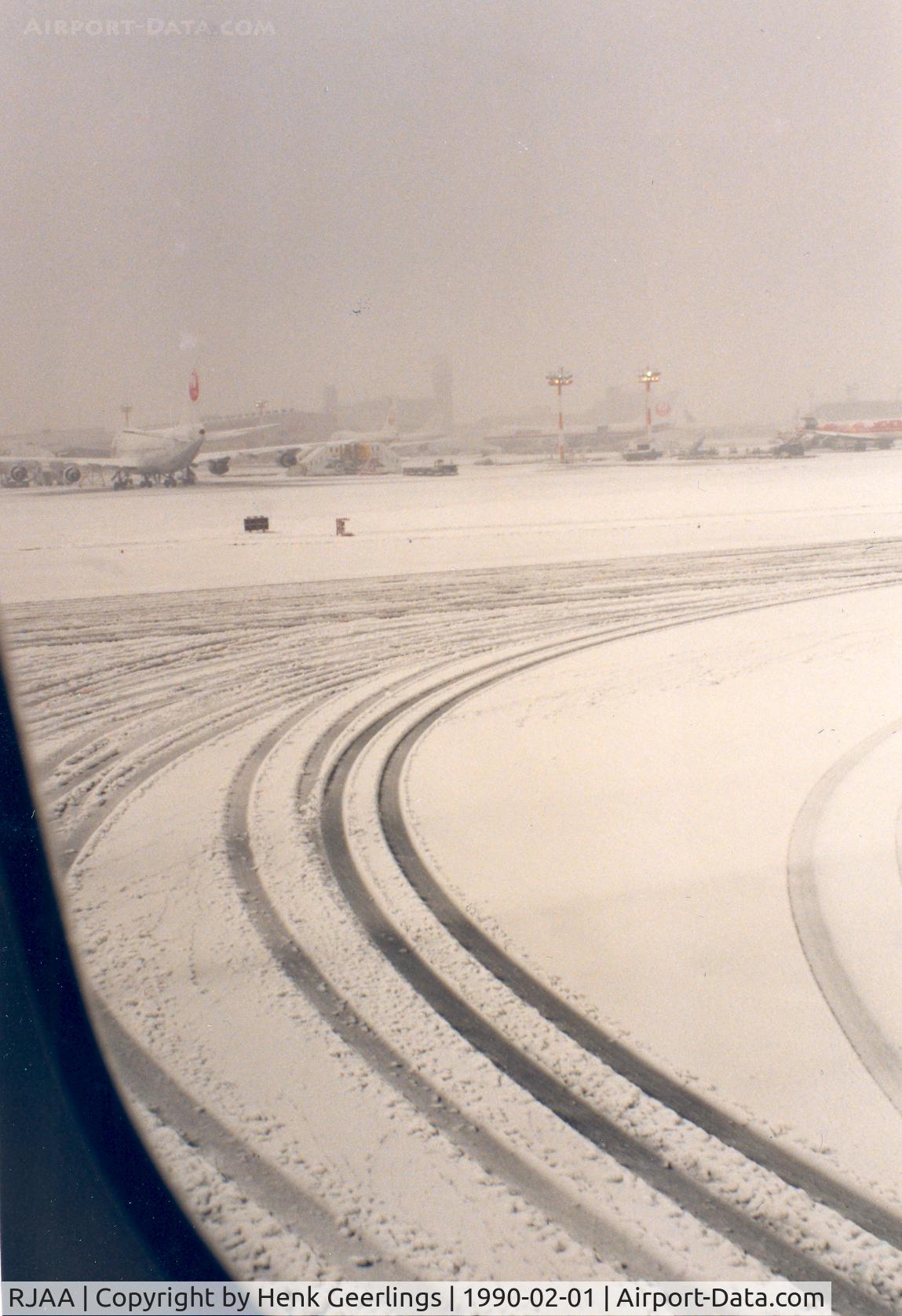 Narita International Airport (New Tokyo), Narita, Chiba Japan (RJAA) - Early morning snow at NRT , 01 Feb '90