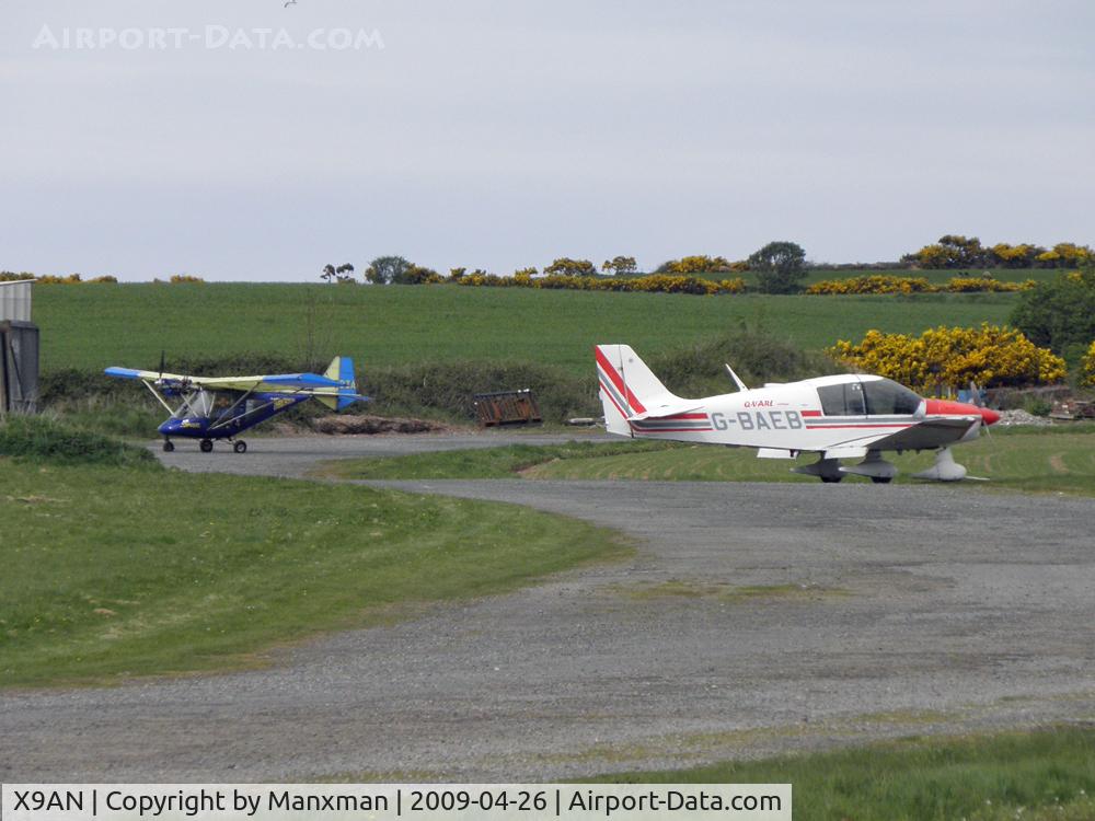 X9AN Airport - G-BAEB and G-CDIA at Andreas Airfield
