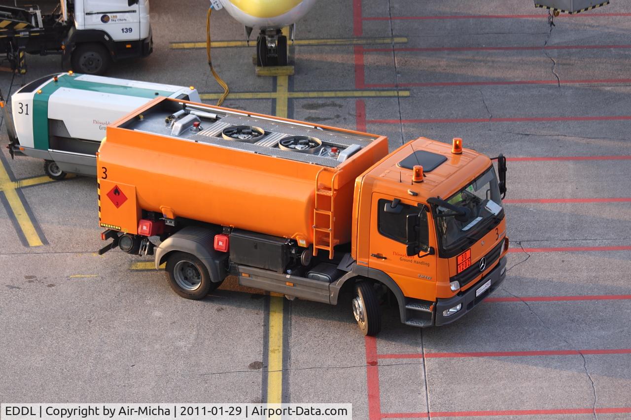 Düsseldorf International Airport, Düsseldorf Germany (EDDL) - Small Tank Truck