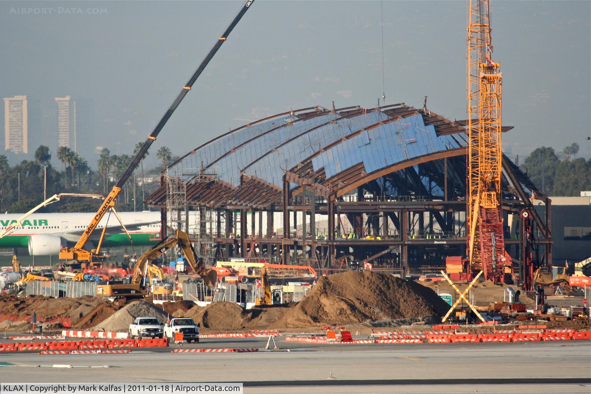 Los Angeles International Airport (LAX) - The new Tom Bradley International Terminal under construction at LAX.