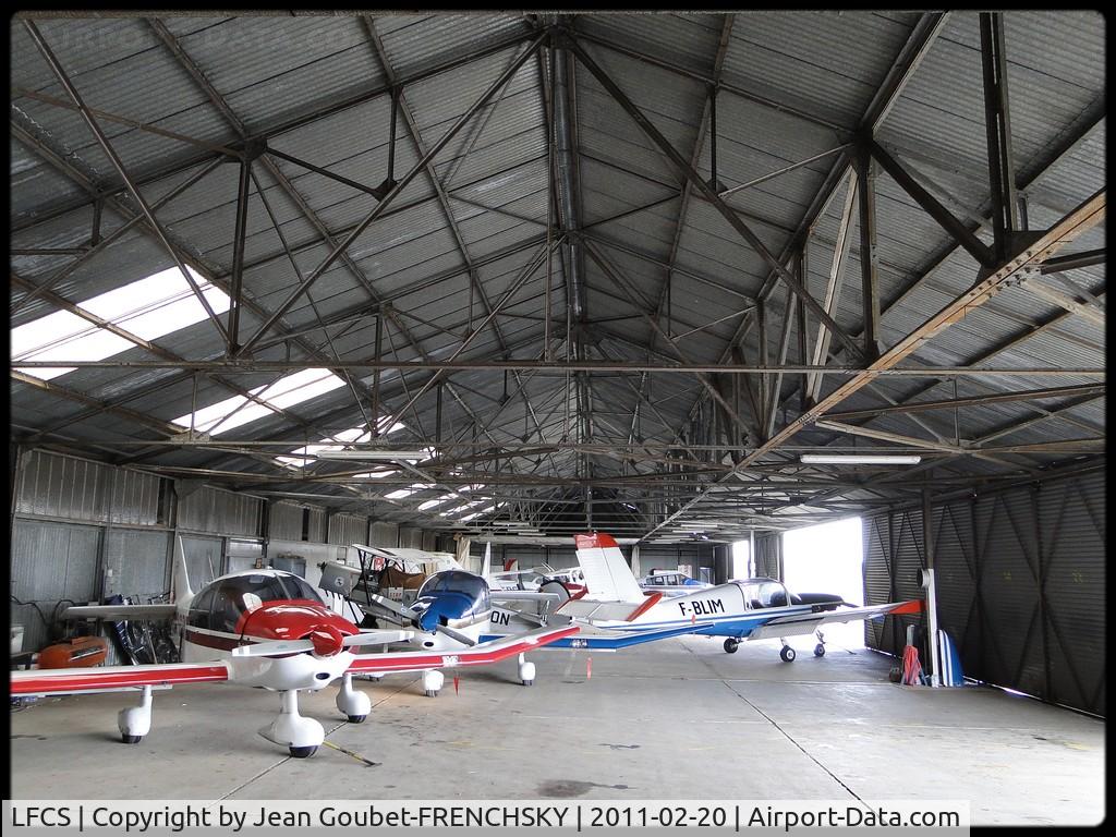 Bordeaux Leognan saucats Airport, Bordeaux France (LFCS) - hangar principal