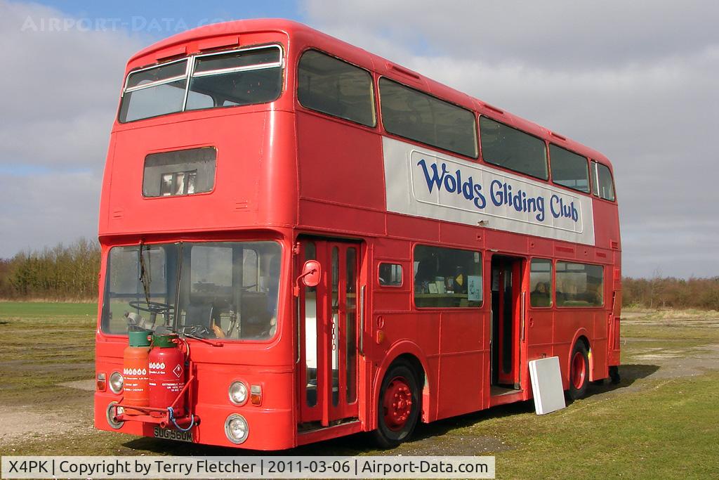X4PK Airport - On-field Catering facilities at the Wolds Gliding Club
at Pocklington , Yorkshire UK are housed in a Leyland Atantean bus