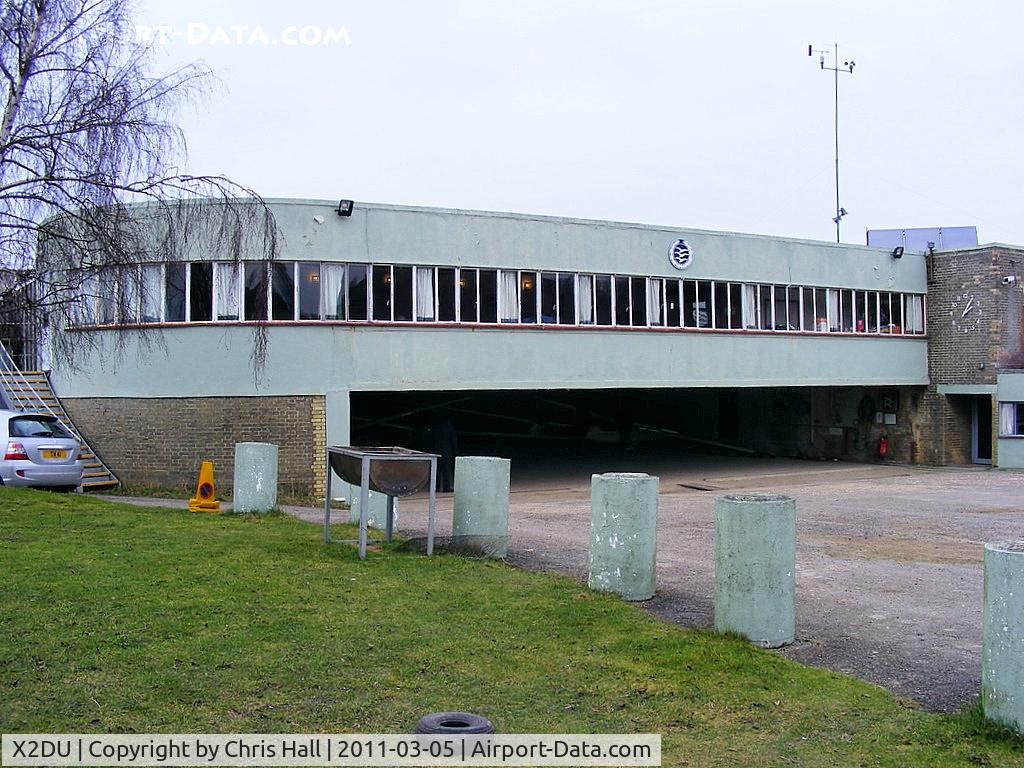 X2DU Airport - 1937 Art Deco hangar at the London Gliding Club