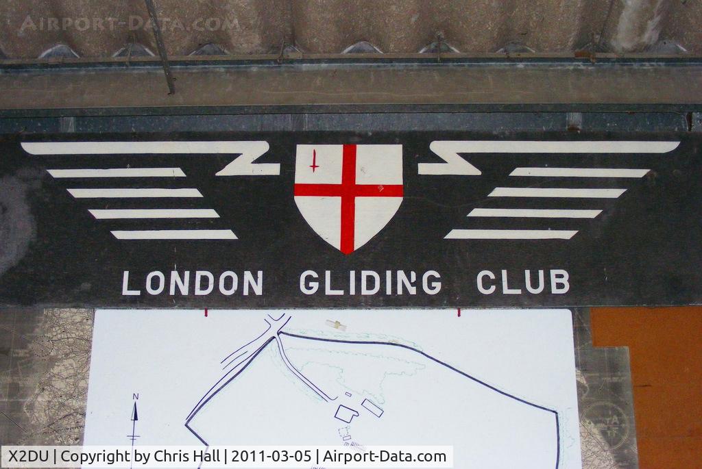 X2DU Airport - inside the hangar at Dunstable Downs, home of the London Gliding Club