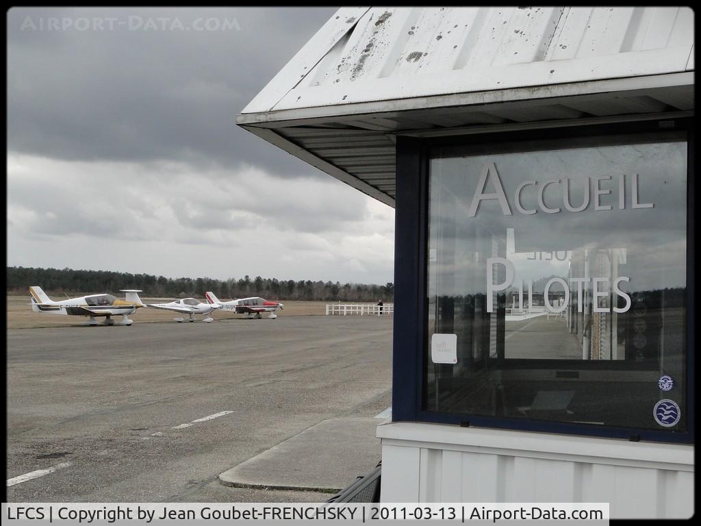 Bordeaux Leognan saucats Airport, Bordeaux France (LFCS) - .