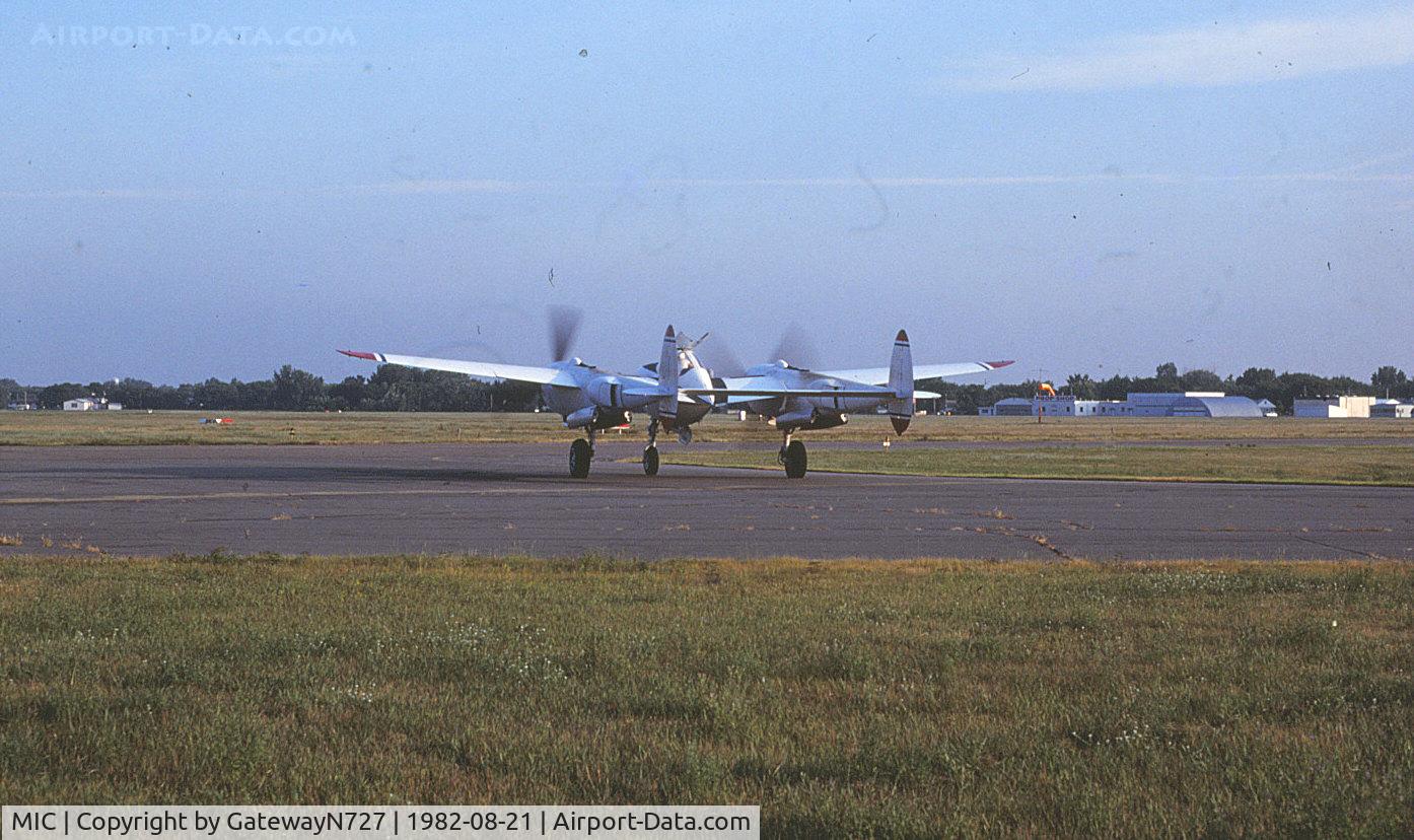 Crystal Airport (MIC) - I believe this to be N25Y.