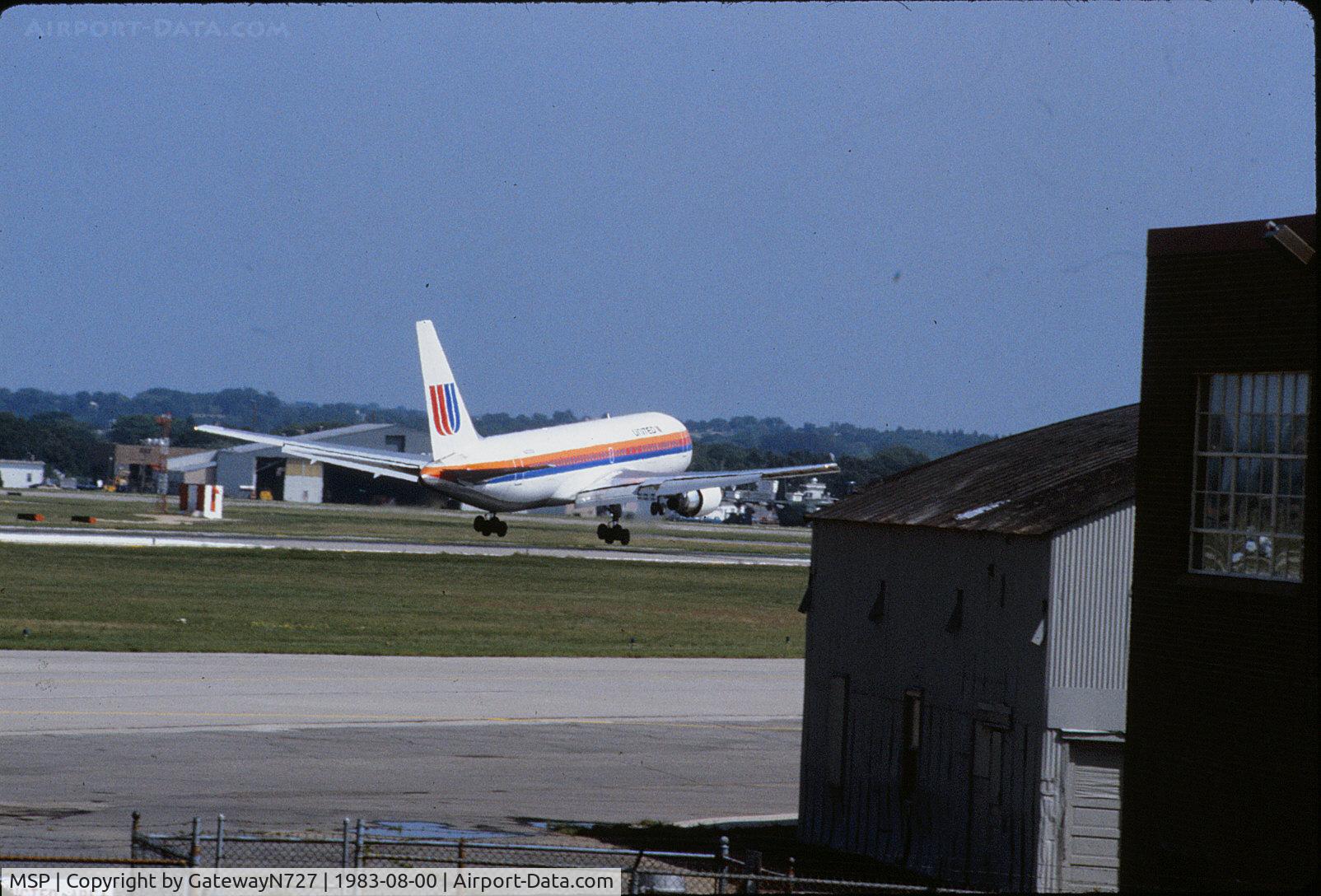 Minneapolis-st Paul Intl/wold-chamberlain Airport (MSP) - United B767-222 about to touch down on rwy 11L.