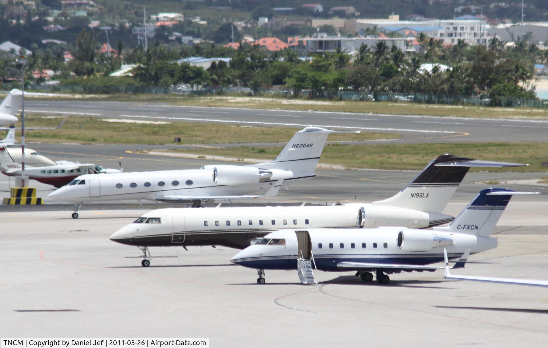Princess Juliana International Airport, Philipsburg, Sint Maarten Netherlands Antilles (TNCM) - Blast fence at TNCM