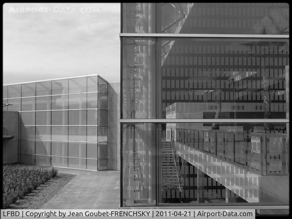 Bordeaux Airport, Merignac Airport France (LFBD) - .