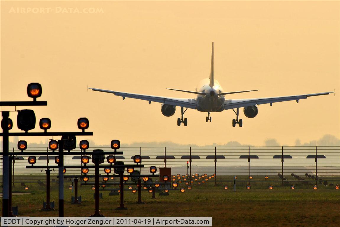 Tegel International Airport (closing in 2011), Berlin Germany (EDDT) - Very final approach on rwy 08L.