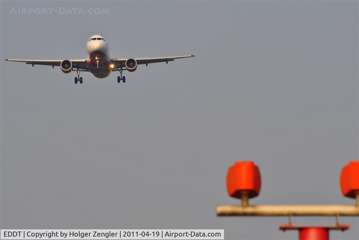 Tegel International Airport (closing in 2011), Berlin Germany (EDDT) - Final approch over Jungfernheide.