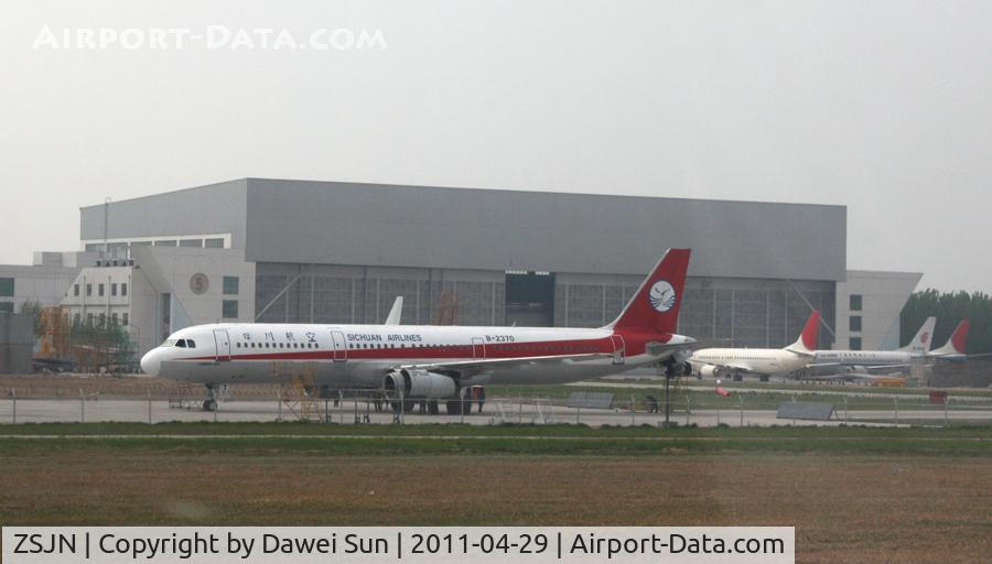 Jinan Yaoqiang Airport, Jinan, Shandong China (ZSJN) - B-2370