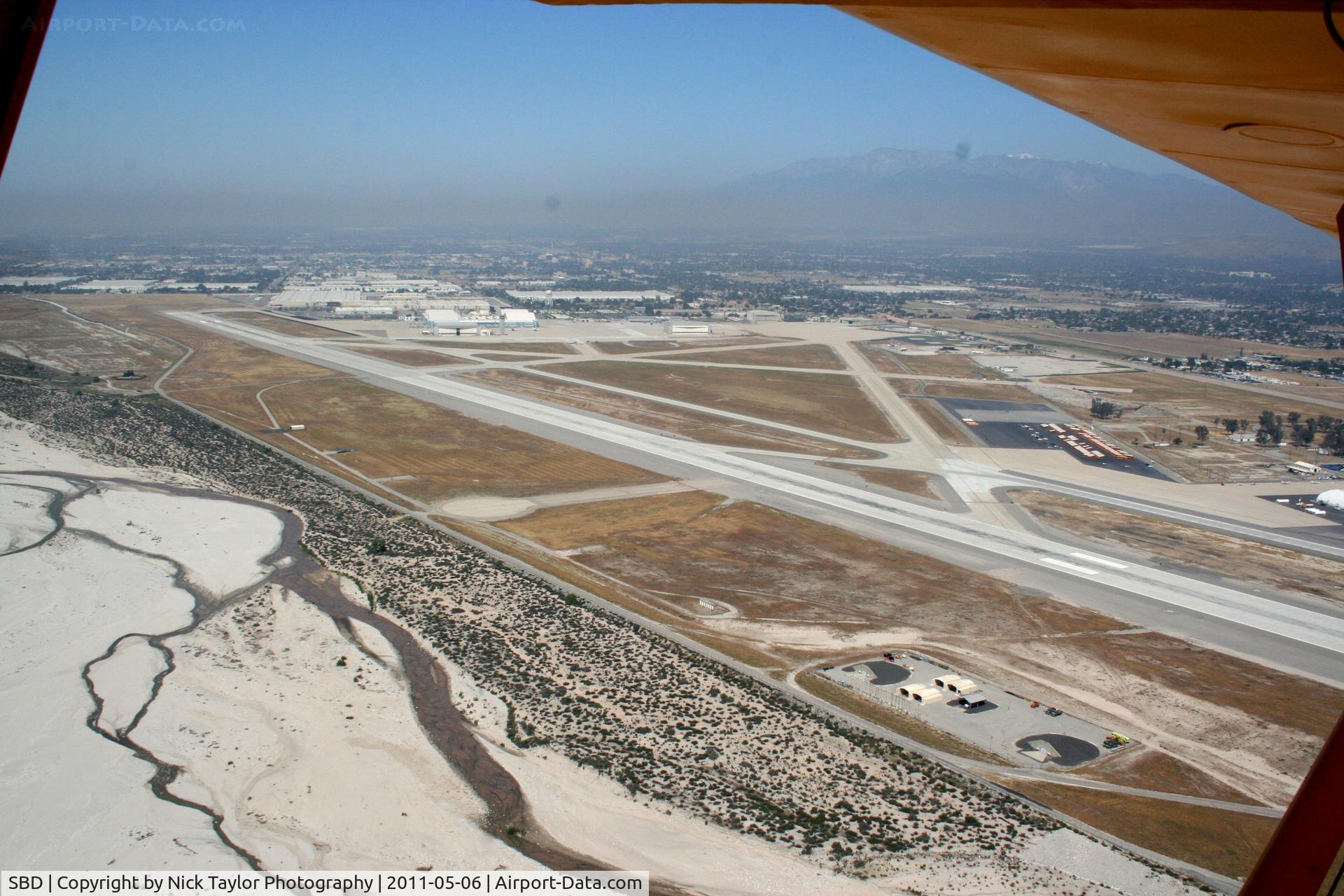 San Bernardino International Airport (SBD) - Turning downwind for Rwy.6