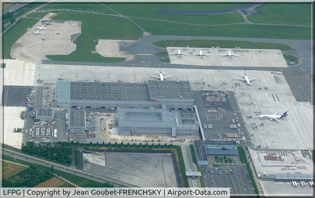 Paris Charles de Gaulle Airport (Roissy Airport), Paris France (LFPG) - zone cargo FEDEX