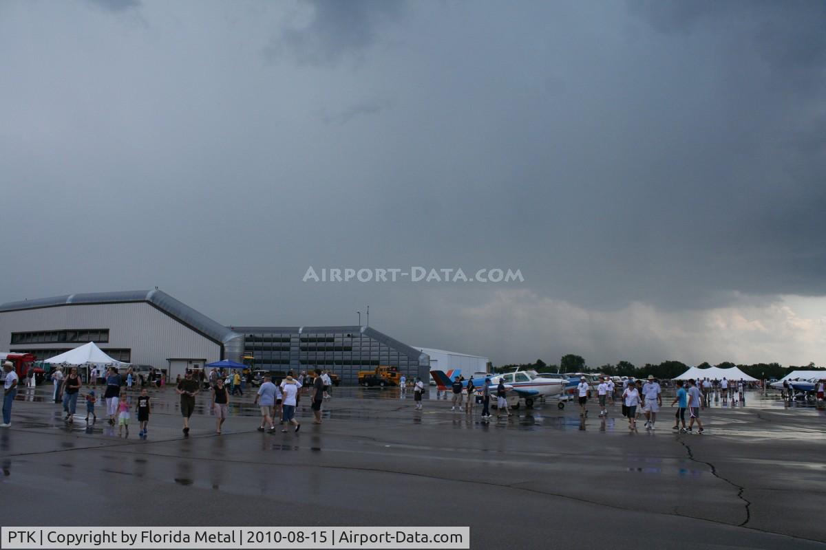 Oakland County International Airport (PTK) - arriving thunderstorm at Pontiac open house