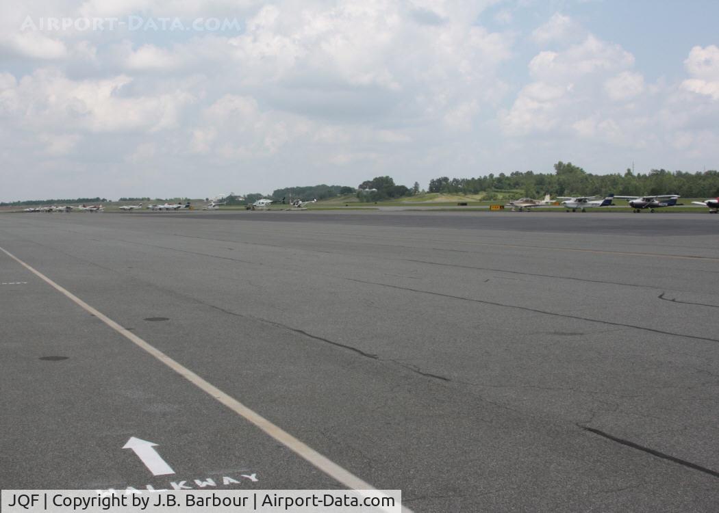 Concord Regional Airport (JQF) - The staff was outstanding, clean location too. To be a large AP like this, it was nice to feel at home.