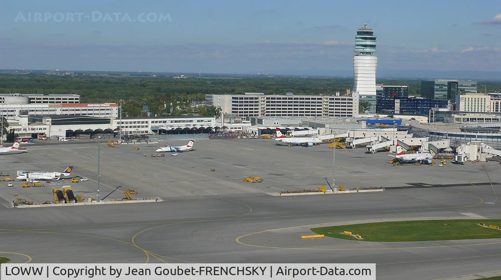 Vienna International Airport, Vienna Austria (LOWW) - au take off