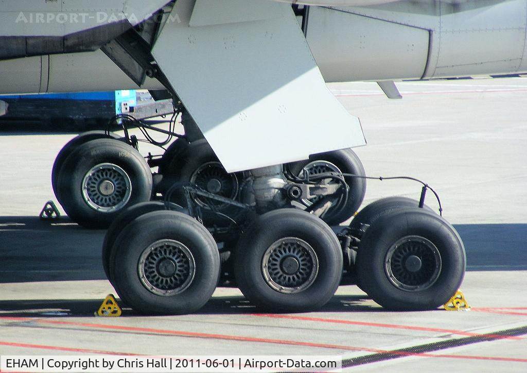 Amsterdam Schiphol Airport, Haarlemmermeer, near Amsterdam Netherlands (EHAM) - Boeing 777 main landing gear
