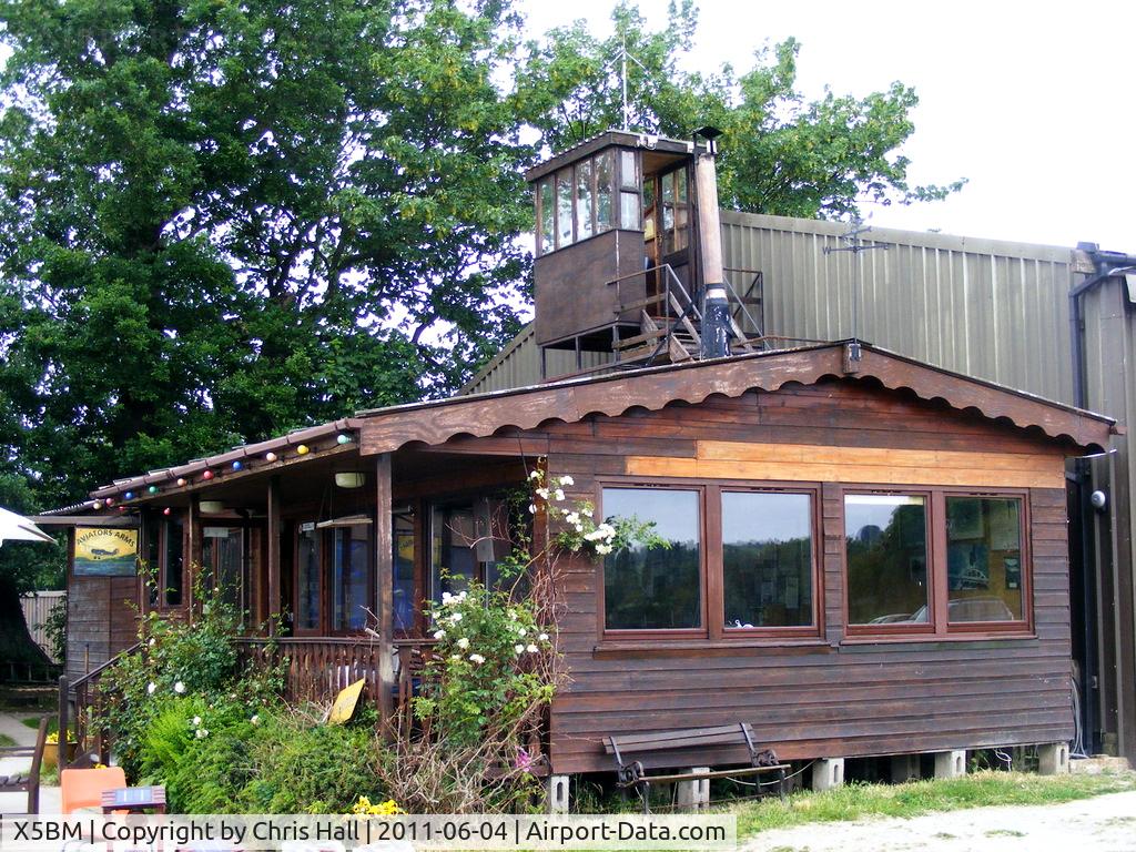 X5BM Airport - Baxby Manor tower and club house