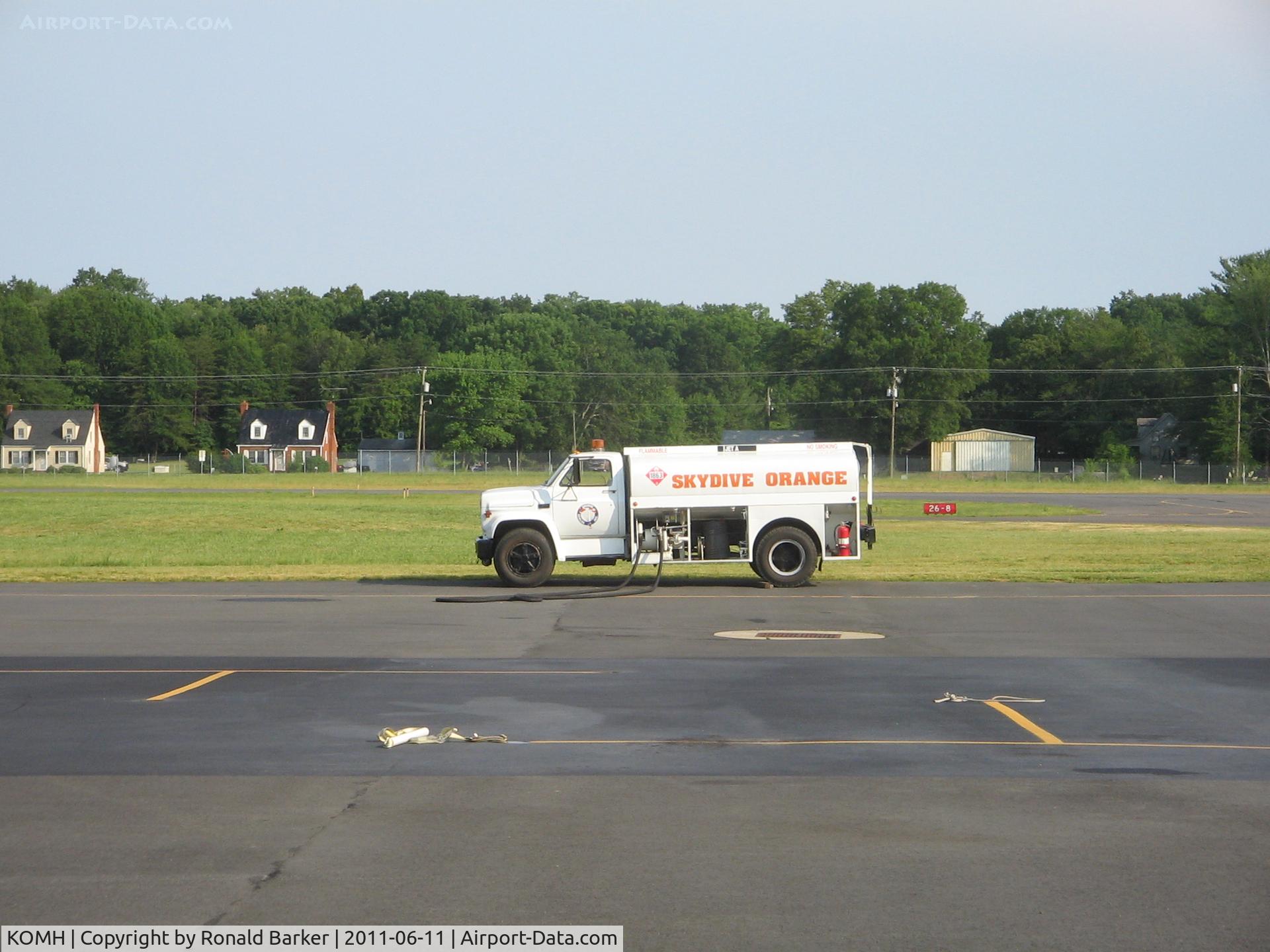 Orange County Airport (OMH) - Orange fuel truck