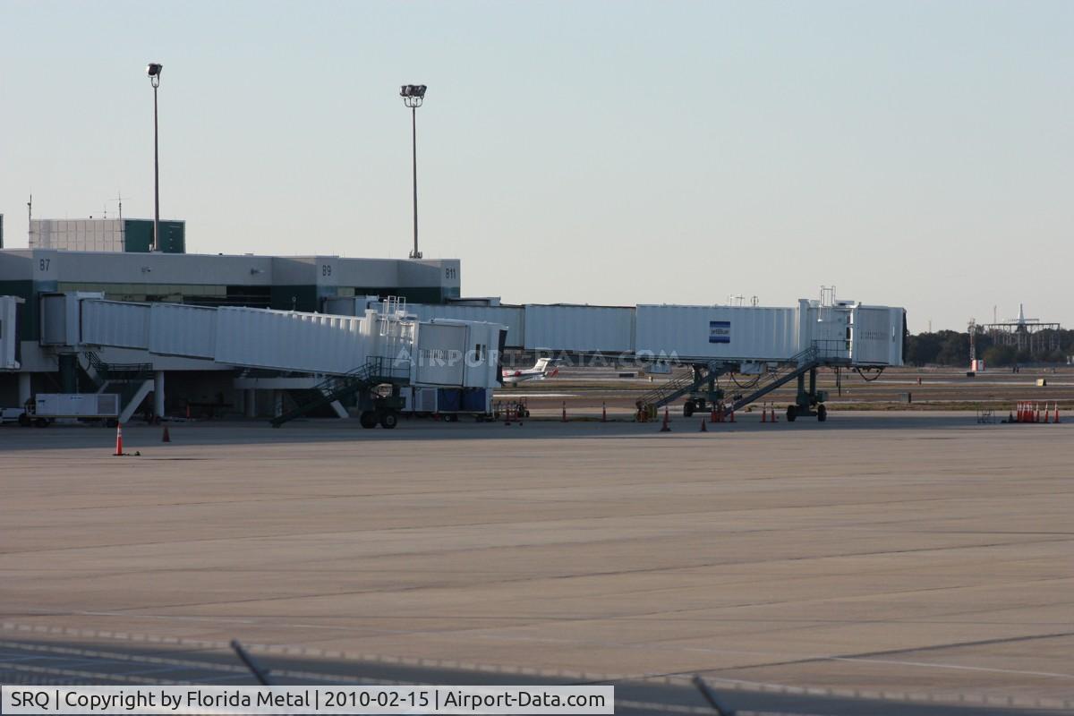 Sarasota/bradenton International Airport (SRQ) - Terminal and gates