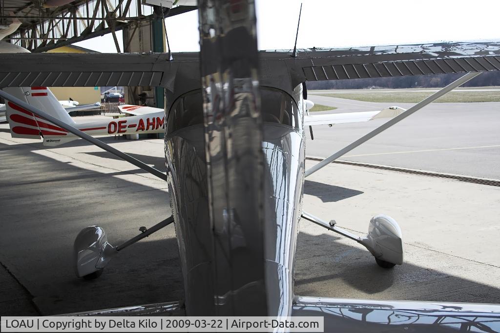 LOAU Airport - Hangar Stockerau