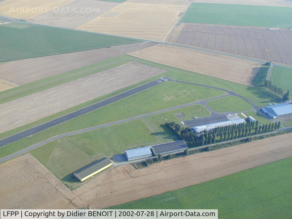 Le Plessis-Belleville Airport, Le Plessis-Belleville France (LFPP) - Ouvert à la CAP / Public air traffic 07/25